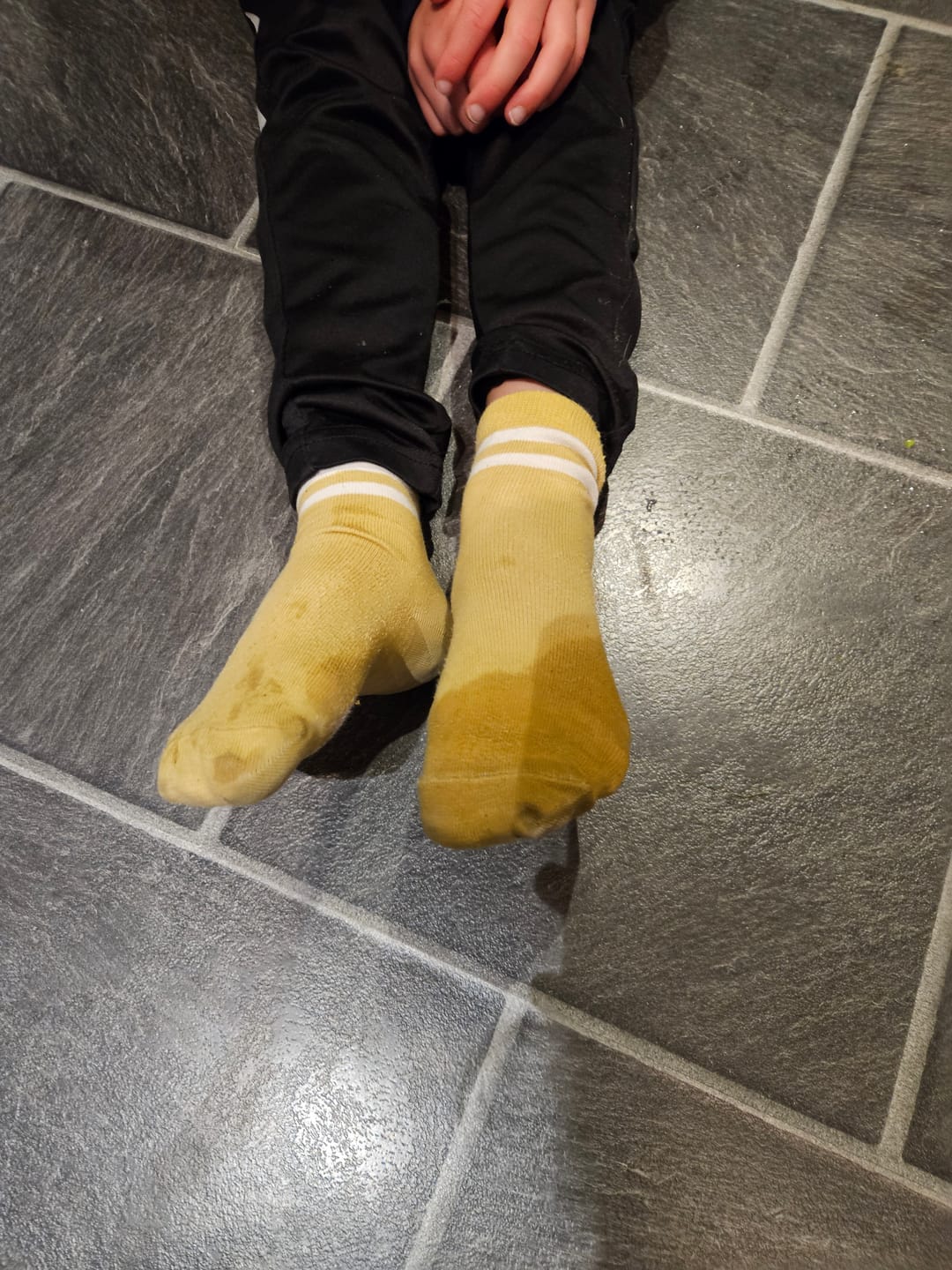 Customer photo review of Vaistoa Kaste Kids | Waterproof Barefoot Sneakers