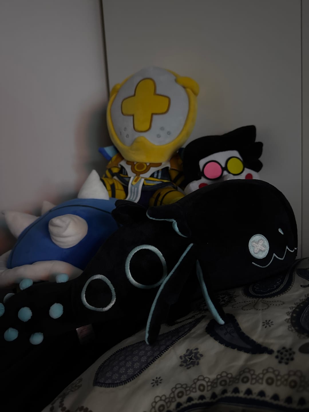 Customer photo review of Rain World - Glowing Cyan Lizard Plush
