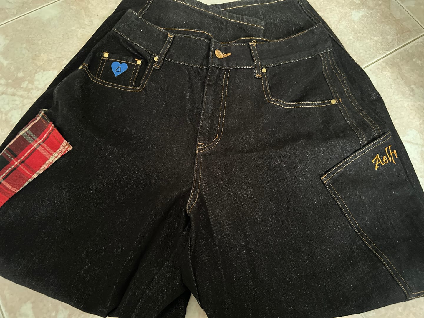 Customer photo review of Aelfric Eden BAGGY BARREL Jeans