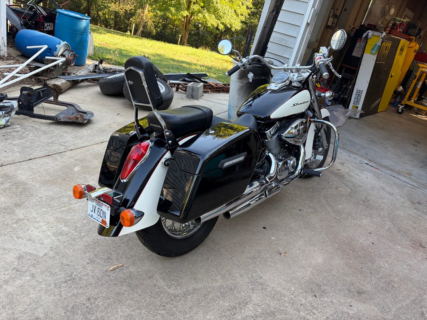 Customer photo review of 38L - Baldur XL Shock Cutout Honda Shadow 750 Aero Painted Hard Saddlebags