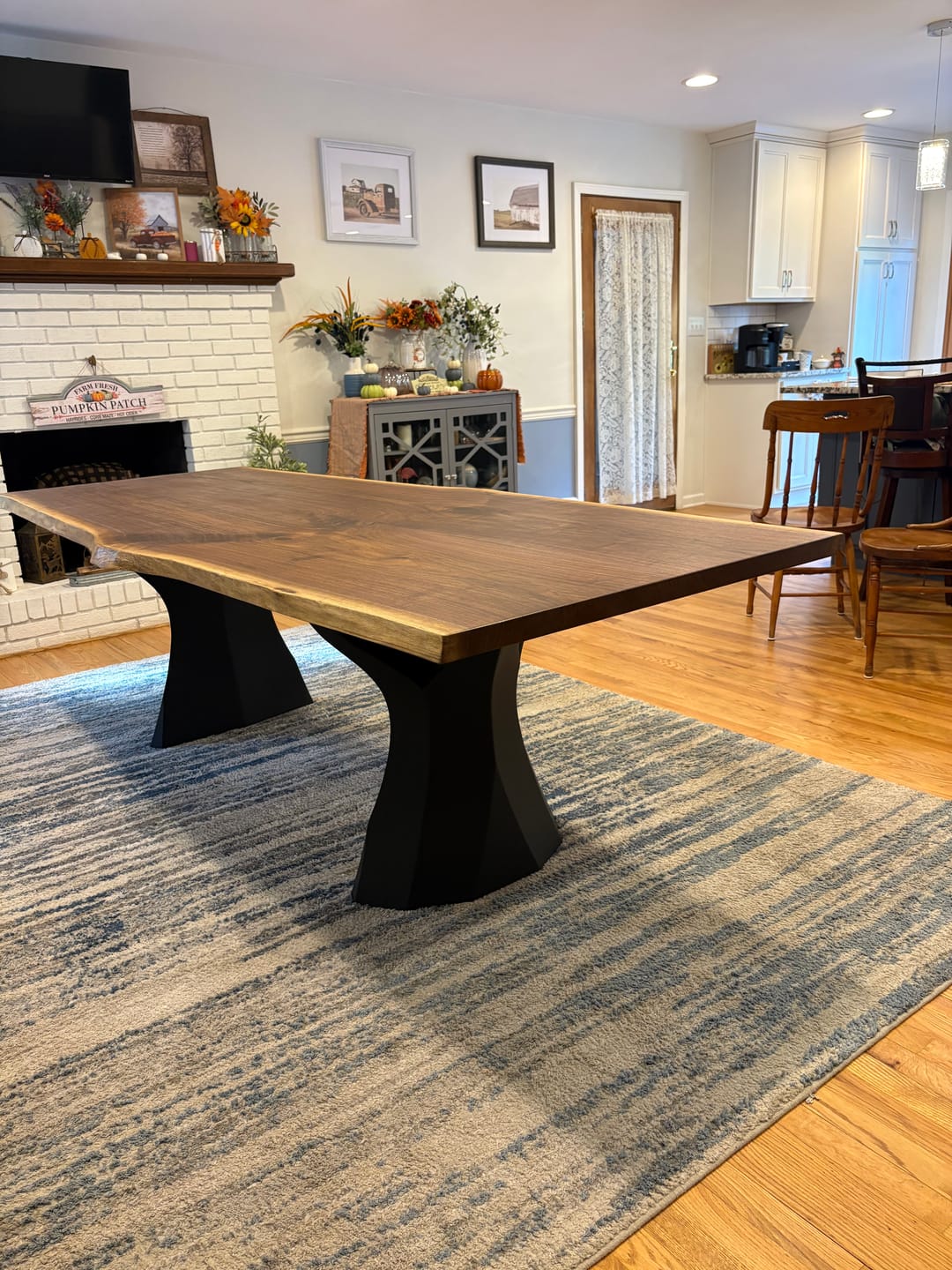Customer photo review of Metal Table Legs 413 | 451 Ramo 28.2" H for DIY Projects (Only 1 Leg)