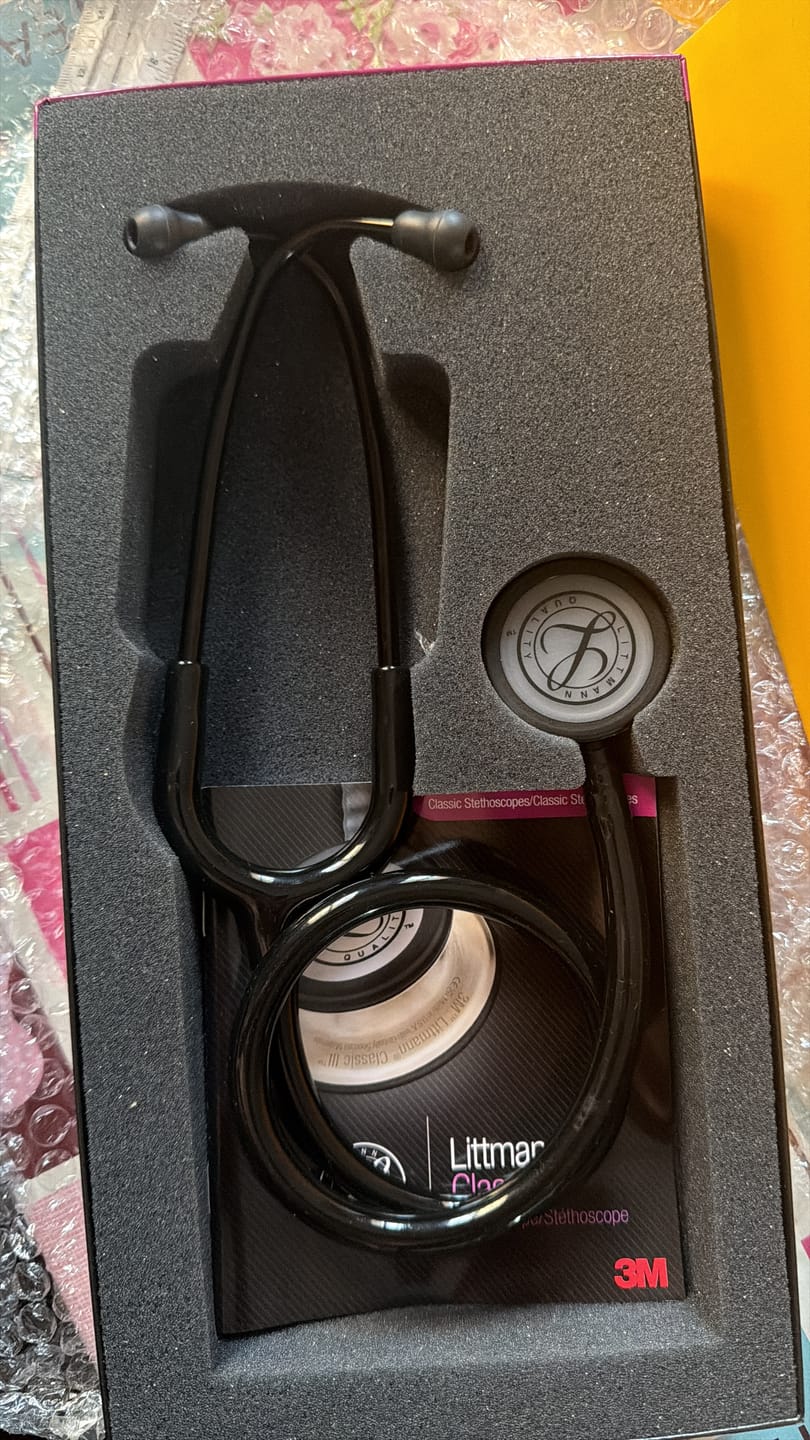 Customer photo review of Stéthoscope 3M™ Littmann® Classic III™, All Black Edition