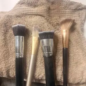 Customer photo review of Pulizia Delicata Spazzole Trucco Saponetta Solida Con Spugna