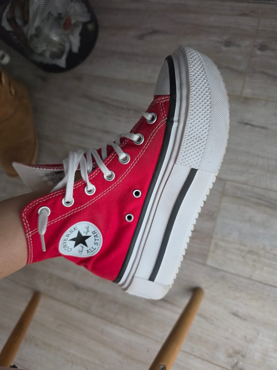 Customer photo review of Zapatillas Converse Chuck Taylor Lift Double Stack Mujer Rojo