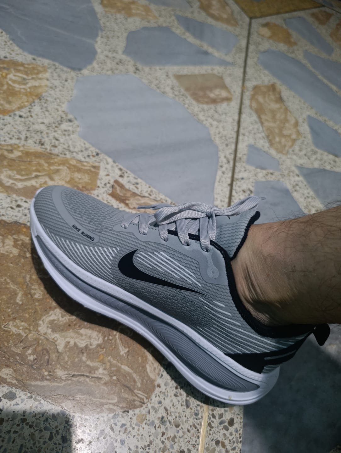 Customer photo review of NIKE VOMERO 18