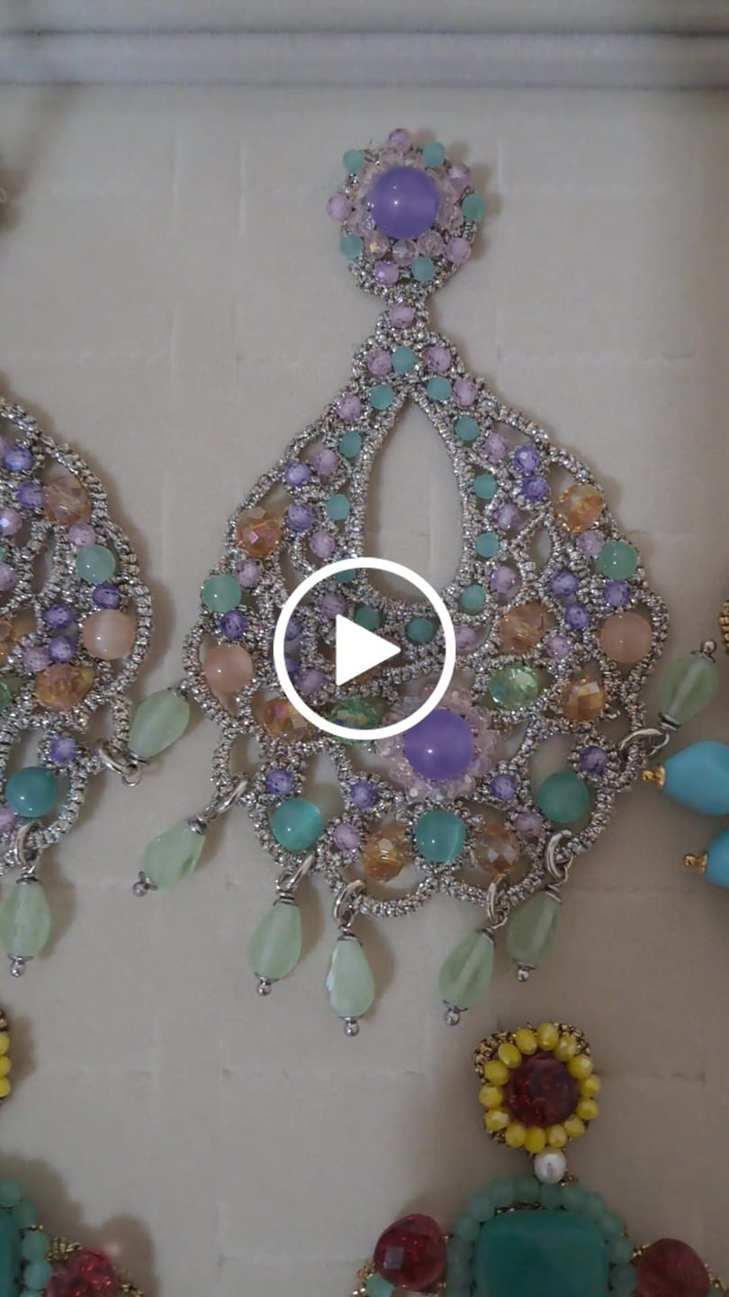 Customer video review of Orecchini Primavera