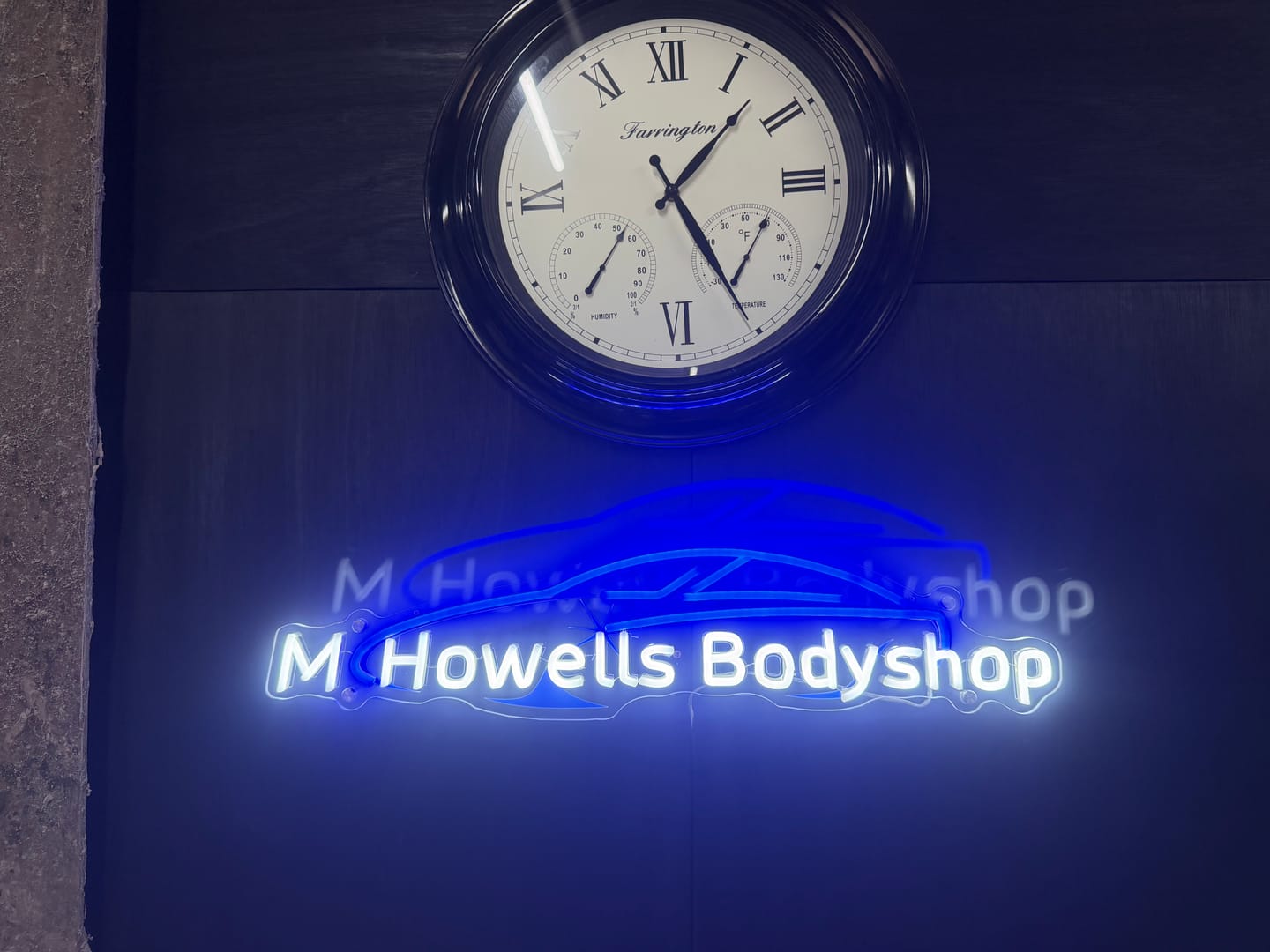 Customer photo review of M HOWELLS BODYSHOP | LED NEON SIGN