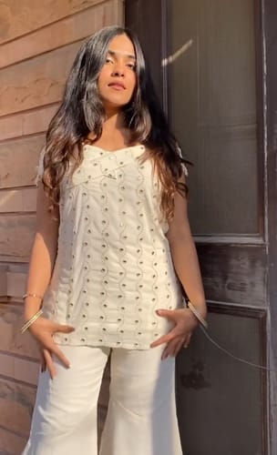 Customer photo review of Astoria Ivory Off Shoulder Kurta with Pants
