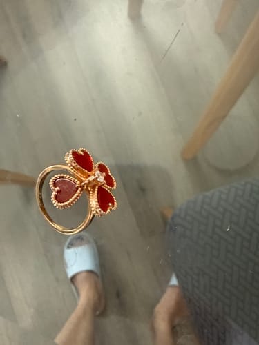 Customer photo review of 18K Celestial Sweet Alhambra Effeuillage Ring