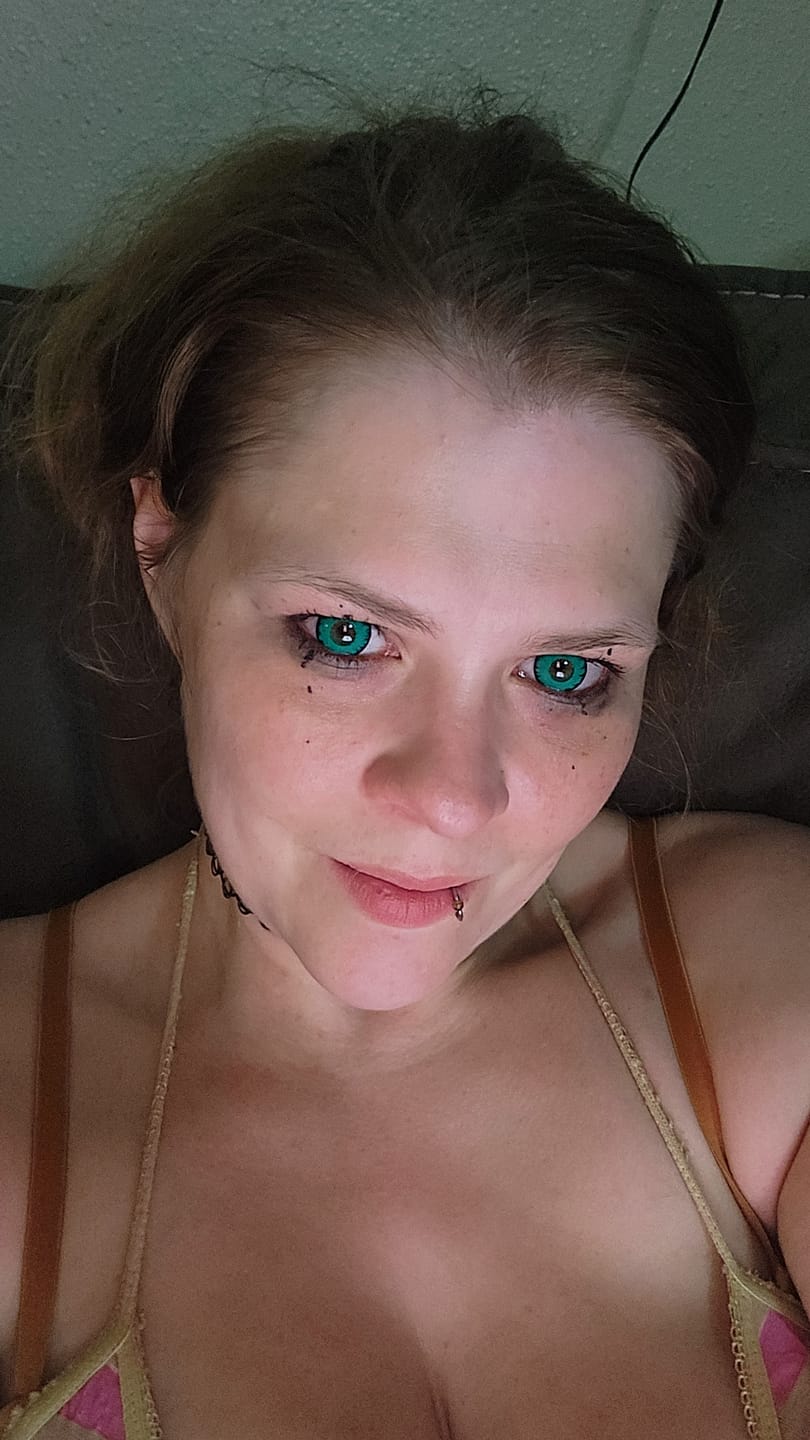 Customer photo review of Cosplay Lucifer's Eye Green Prescription Coloured Contact Lenses
