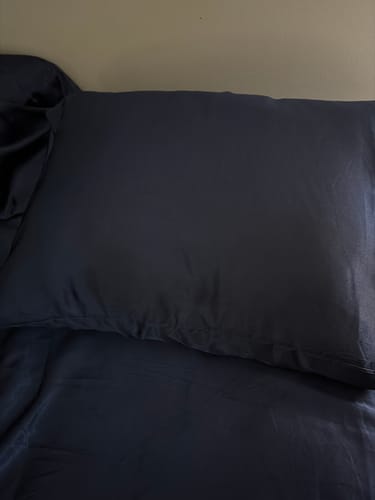 Customer photo review of Ploof Pillow