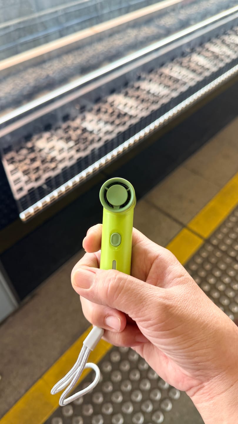 Customer photo review of NEF Nano - Palm-Sized High-Speed Handheld Fan