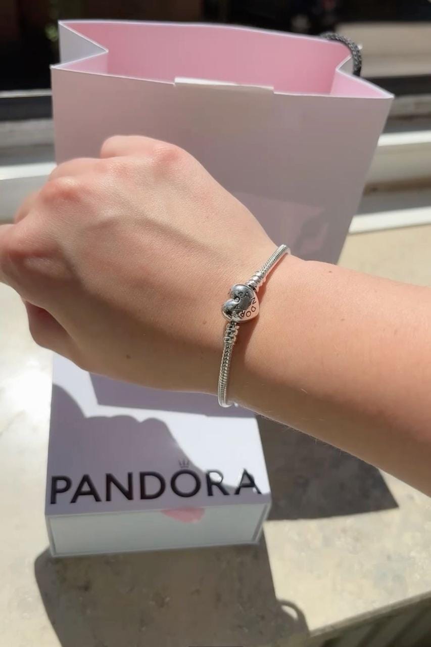 Customer photo review of Brazalete Cadena de Serpiente con Broche de Corazón