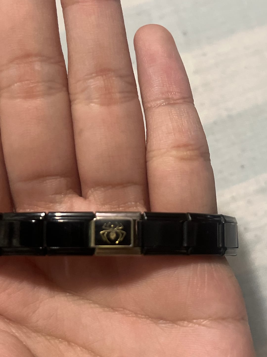 Customer photo review of Charm Araña
