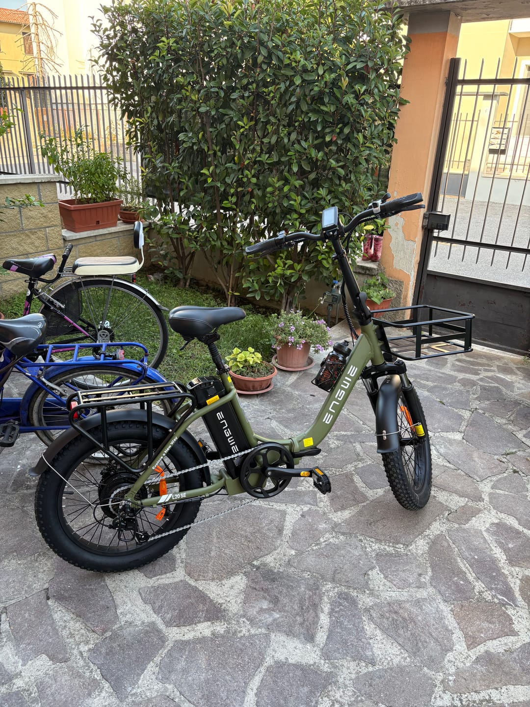 Customer photo review of Engwe L20 SE 20" Foldable Electric Bike 561Wh Trekking Bike Step-through E-bike