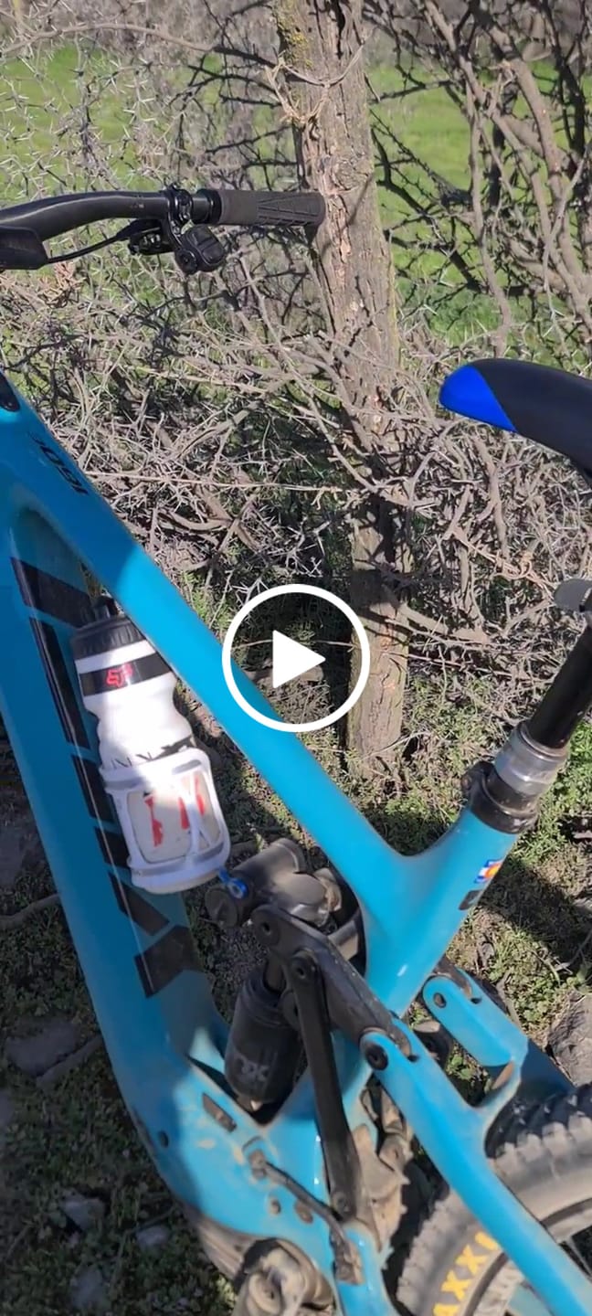 Customer video review of Botella Térmica Acero Inoxidable 750 ml