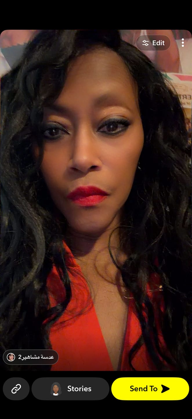 Customer photo review of Beshe Ultimate Insider Deep Part HD Lace Front Wig - LLDP-GALA