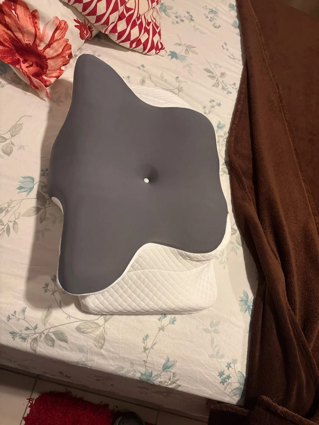 Customer photo review of ORVANE Butterfly™ – 5 Zone Neck & Shoulder Pain Relief Pillow
