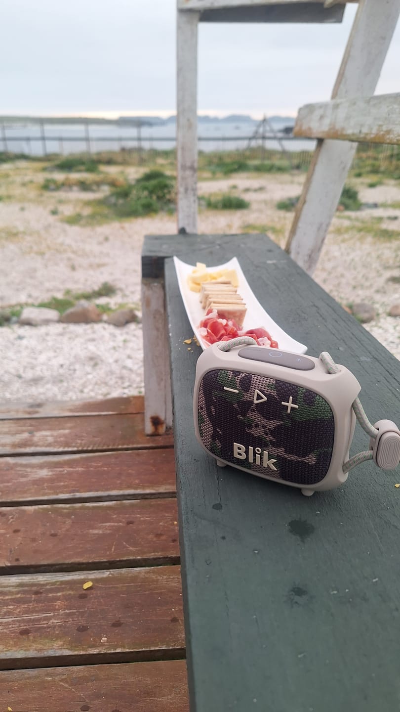 Customer photo review of Parlante Bluetooth Blik Rider 8W IPX7 5H Clip color Militar
