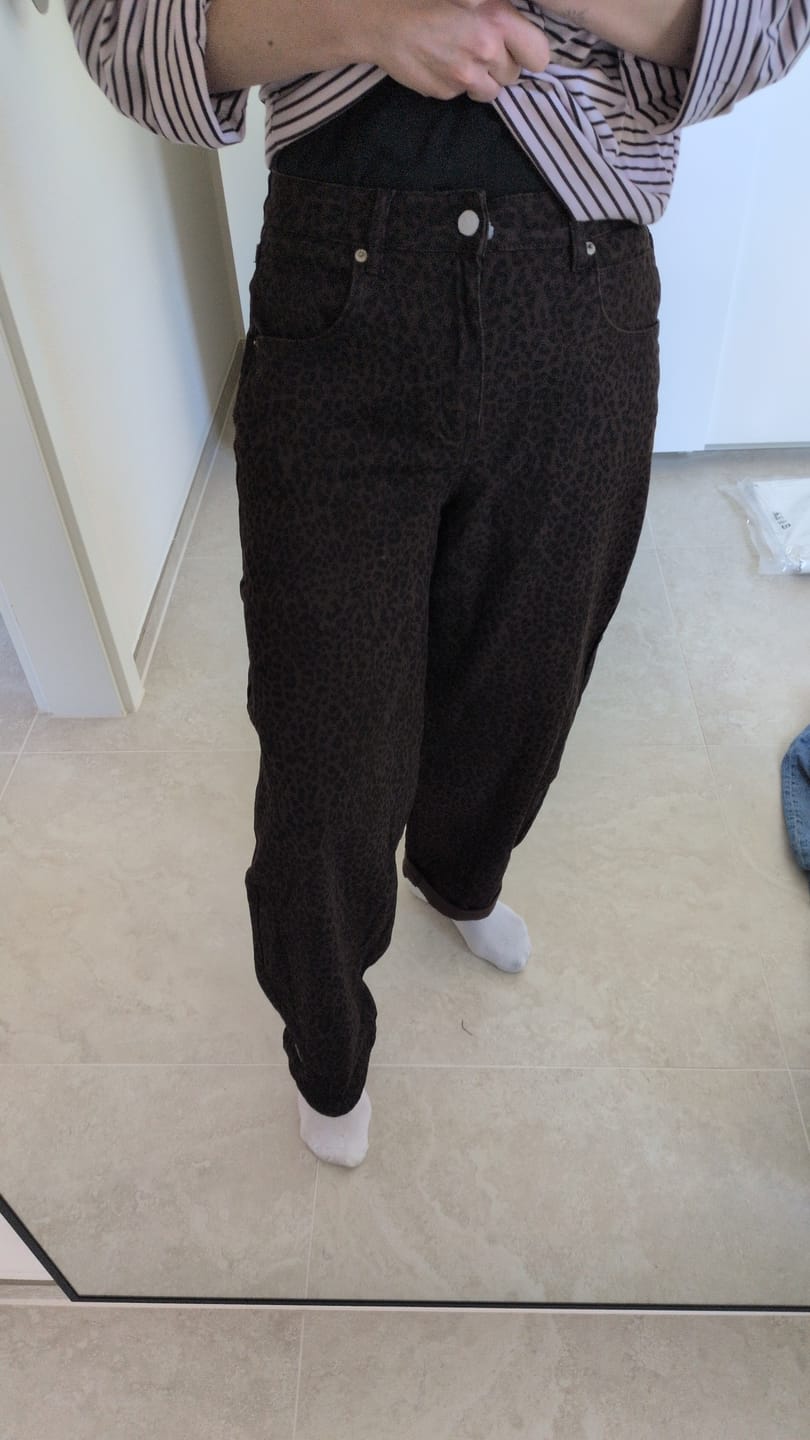 Customer photo review of Stretch Balloon Jeans Leo Brown