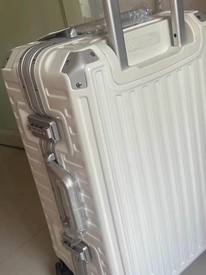 Customer photo review of AURA Collection
