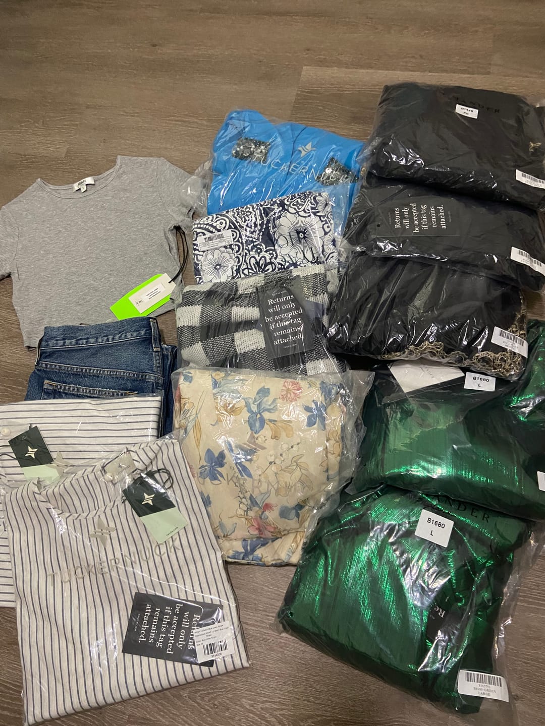 Customer photo review of Everlane & Friends Women’s Contemporary Pack (50pc Mix)