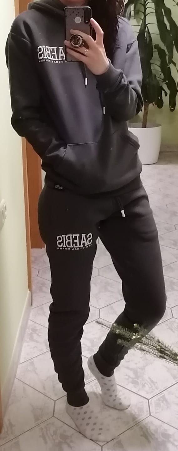 Customer photo review of Lifestyle Damen Jogginghose anthrazit mit Stickerei by SAEBIS®