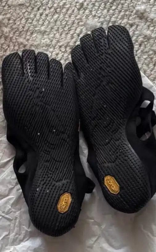 Customer photo review of FiveF Toe Shoes