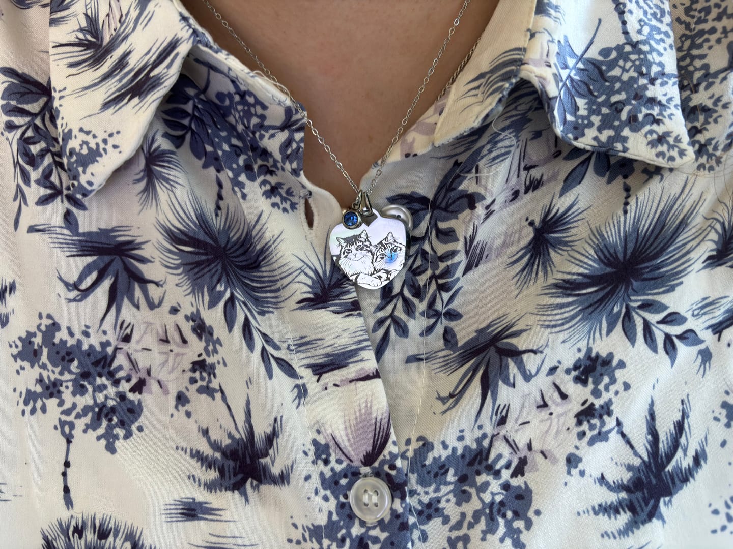 Customer photo review of Collar Personalizado Corazón Plateado 25mm | Acero Quirúrgico