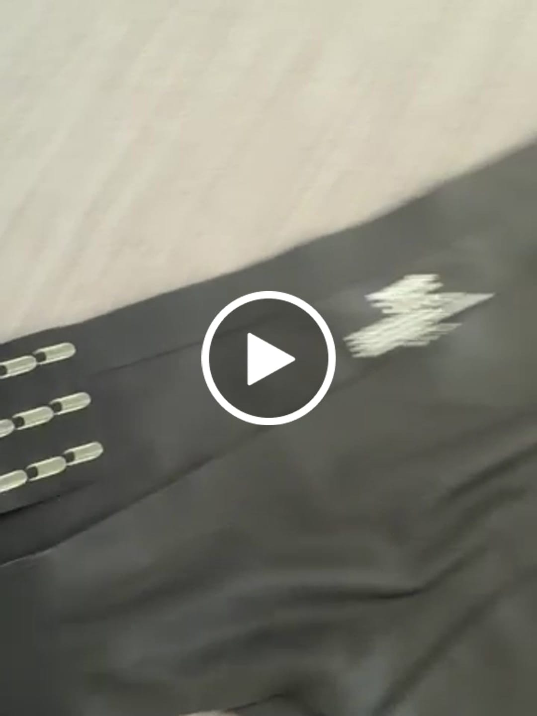 Customer video review of Ivy - seamless Periodenslip mit Verschluss