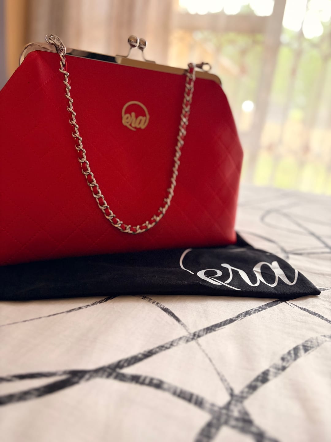 Customer photo review of ERA Oversized Kisslock Chain Bag – Red