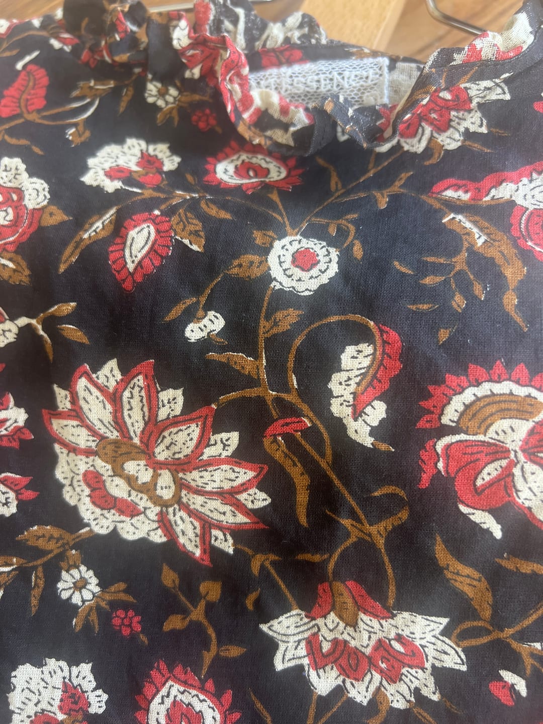 Customer photo review of Blouse Camélia – Voile de coton nuit fleurie