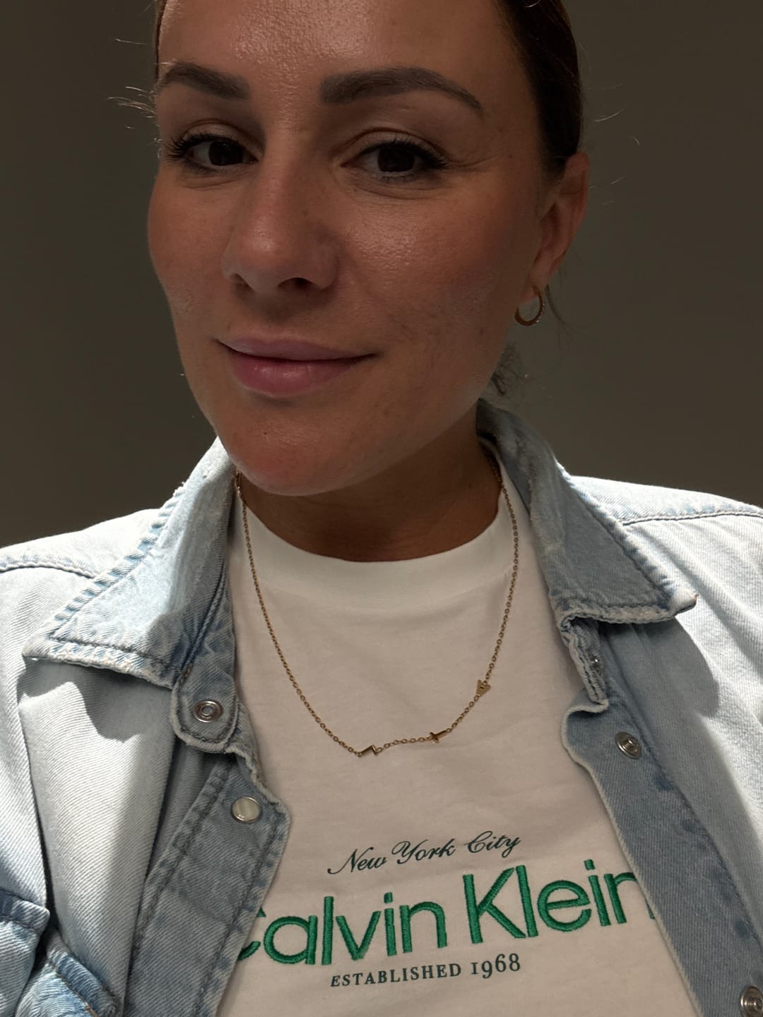 Customer photo review of Personligt halsband med initialer i sidled