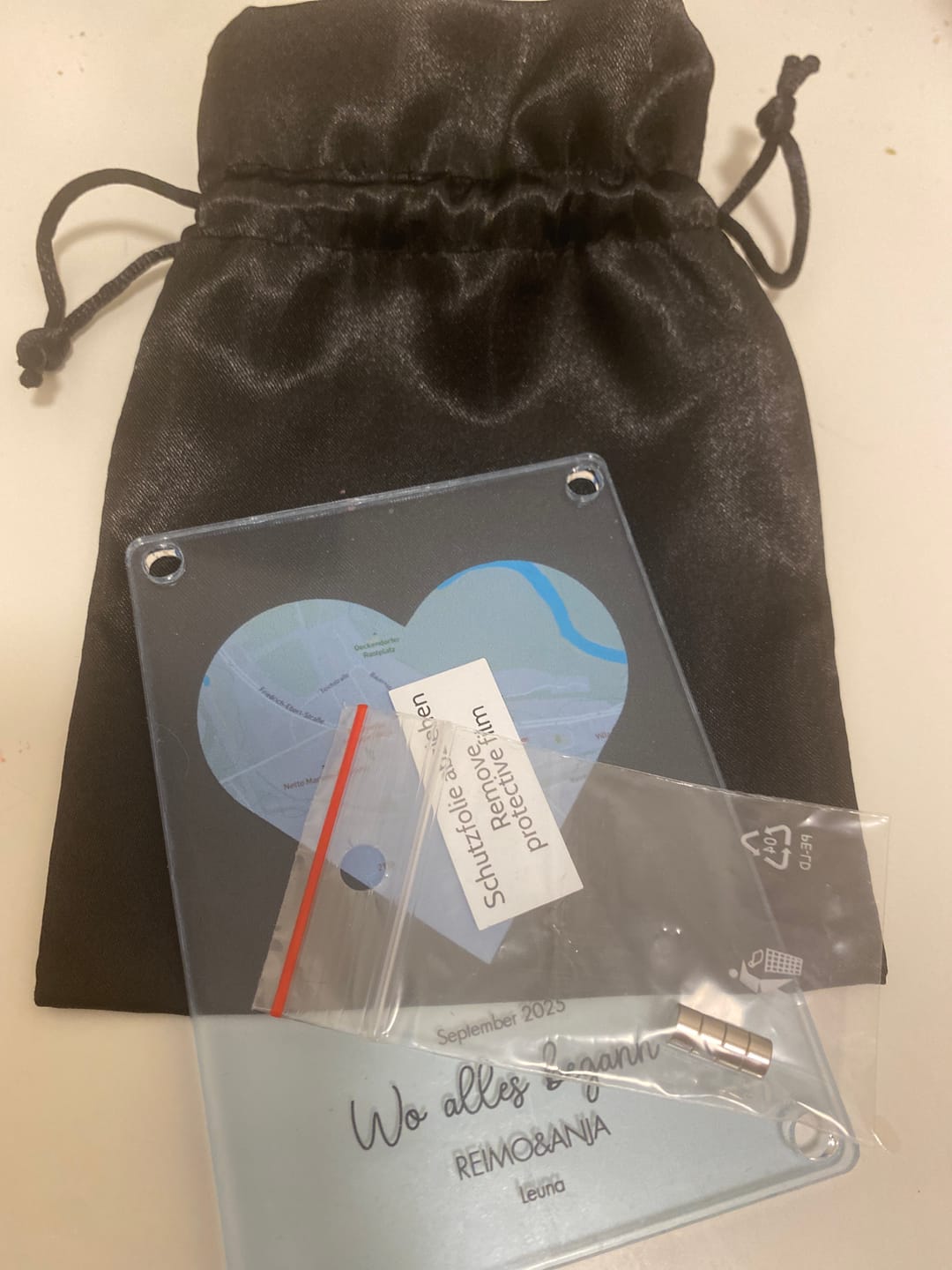 Customer photo review of Wo wir uns fanden - Personalisierter Acryl Magnet mit Karte und Ort