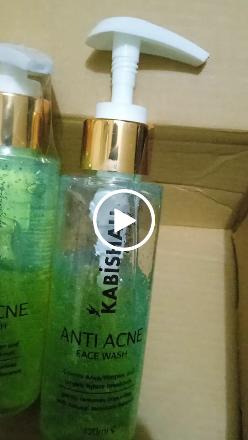 Customer video review of ClearSkin Pro Anti Acne Face Wash Double Pack