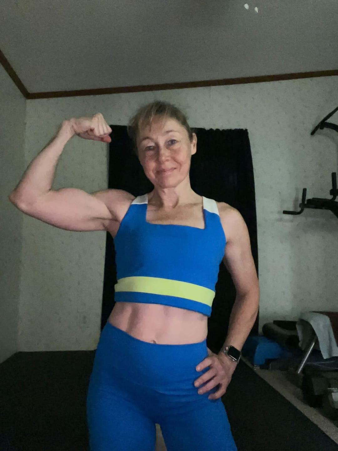 Customer photo review of BOLD Color Blocked Square Neck Long Lined Bra