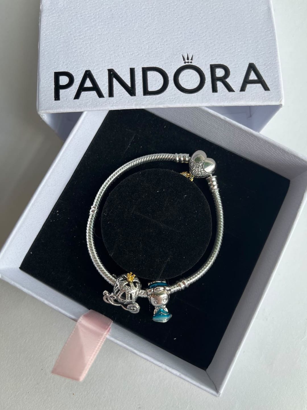 Customer photo review of Brazalete Cadena de Serpiente con Broche de Corazón