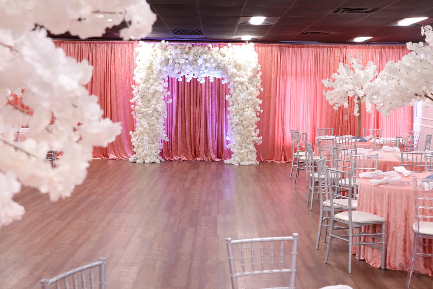 Customer photo review of White Fabric Artificial Flower Wall Arch Wedding Birthday Party Decoration