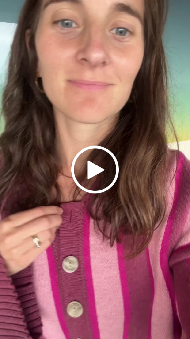 Customer video review of Chaleco Gala Cherry