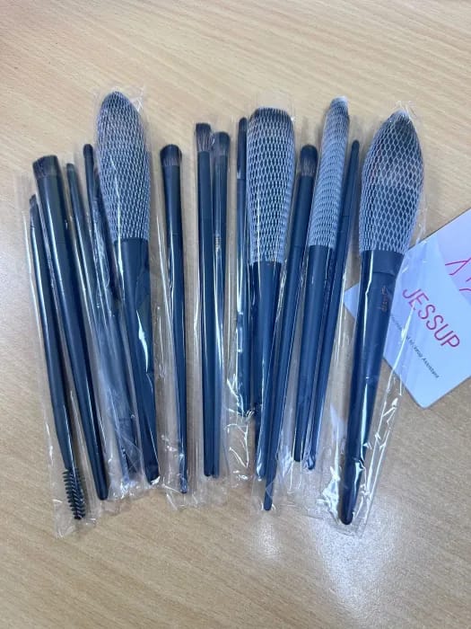 Customer photo review of Matte Black Versatile Brush Set Collection 14pcs T336