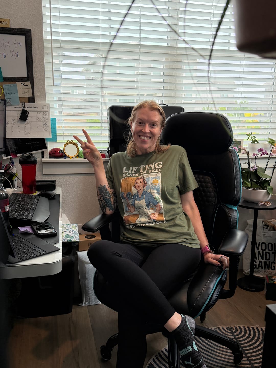 Customer photo review of Lifting Housewife T-Shirt