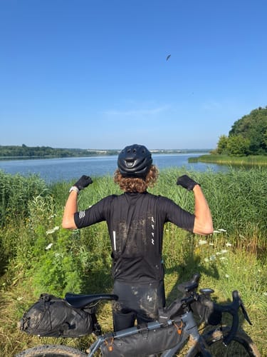 Customer photo review of Men's Gravel Cargo Bibs - Base Black