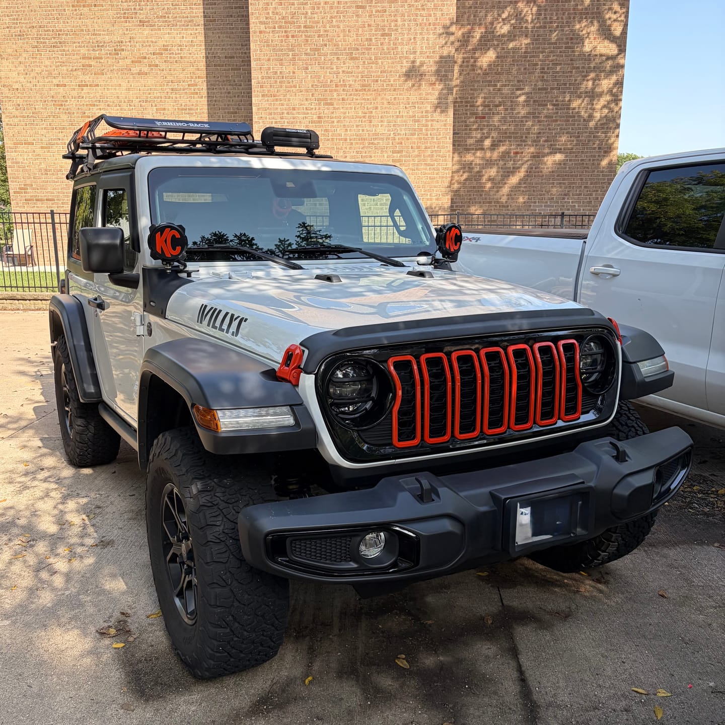 Customer photo review of Painted "Snap On" Accent Cover fits *24-26 Updated Jeep JL JT Grille