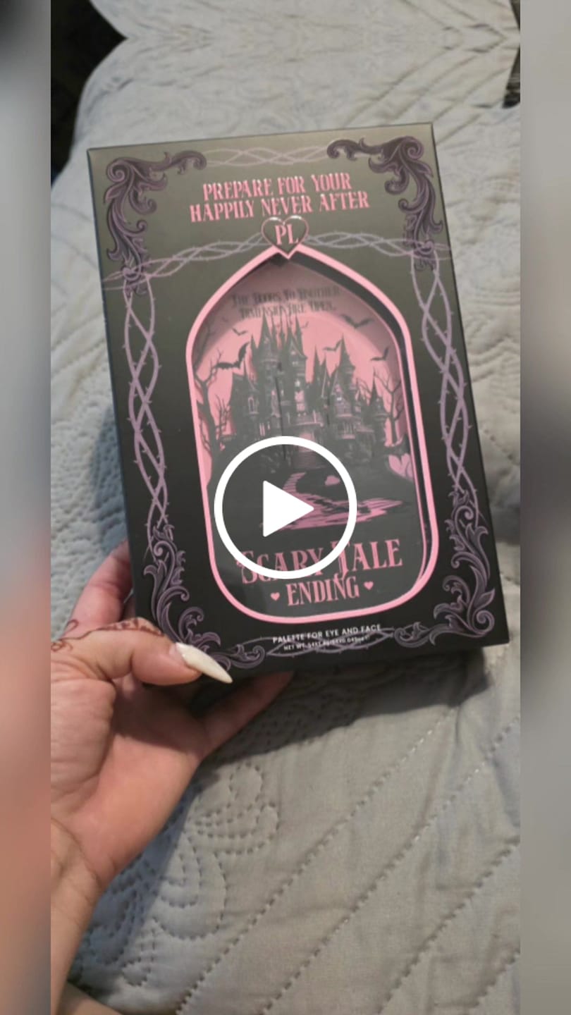 Customer video review of Scary Tale Ending Halloween Palette