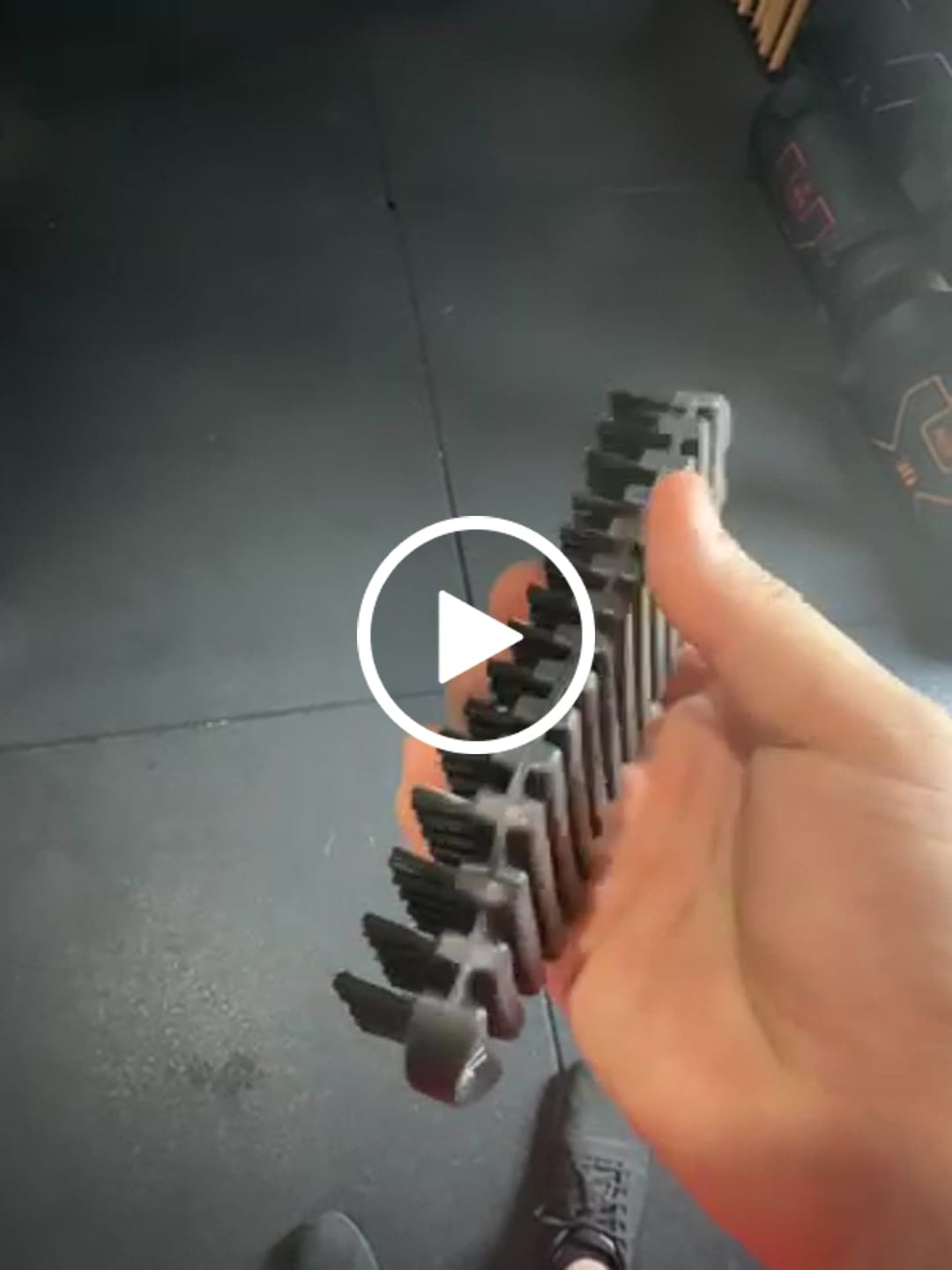 Customer video review of Barbell Brush – Cleaning Brush with Nylon Bristles