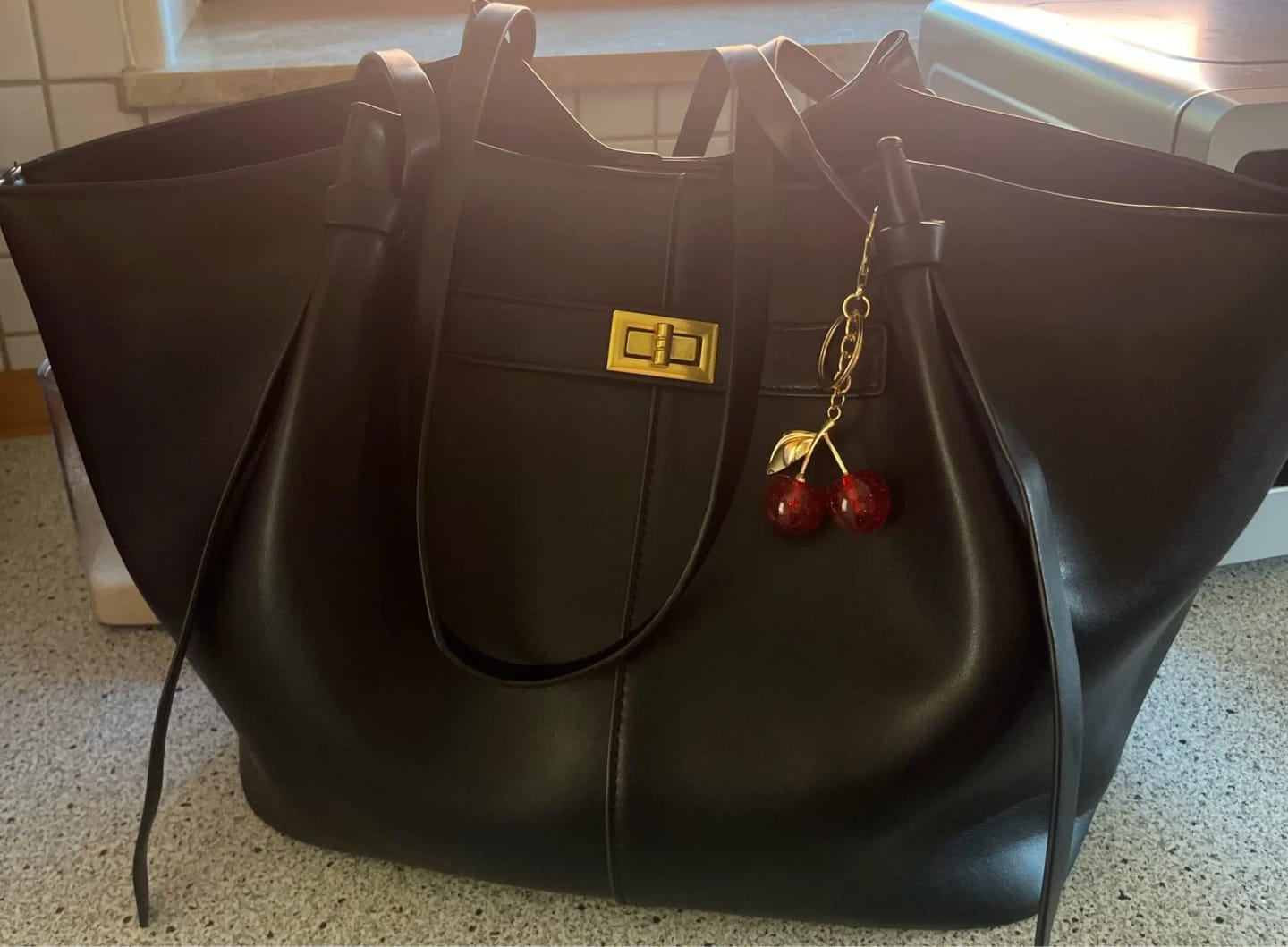 Customer photo review of Gerda Shopper Bag
