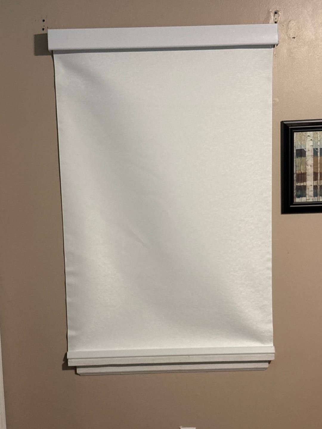Customer photo review of 100% Blackout Roller Shades – Cordless & Motorized, 6 Fabric Series (AYM, Shantung, Uluru, Arizona, Doris), Linen & Textured Weaves, GREENGUARD & OEKO-TEX Certified, Child-Safe for Bedroom, Nursery & Media Room