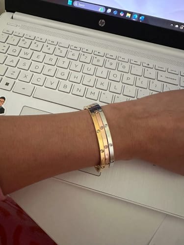 Customer photo review of 18K Celestial Perl̩e Clovers Bracelet