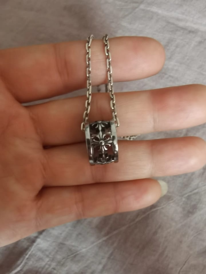 Customer photo review of Iris Bead Necklace