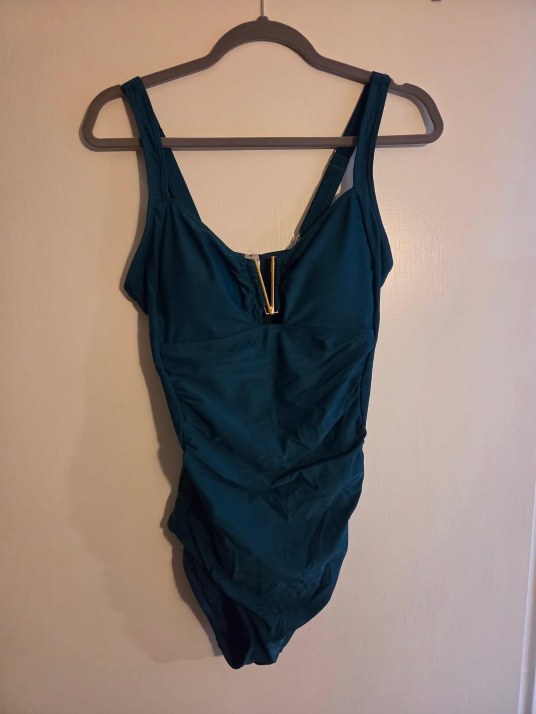 Customer photo review of Emoswim - Womens Bathing Suits Tummy Control one Piece Swimsuit V Neck Swimsuit Underwire Swimsuits Bikini Swim Suits